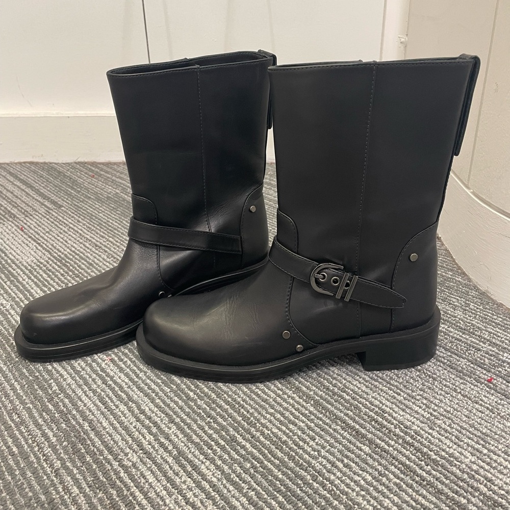 Stuart weitzman new size 8 boots